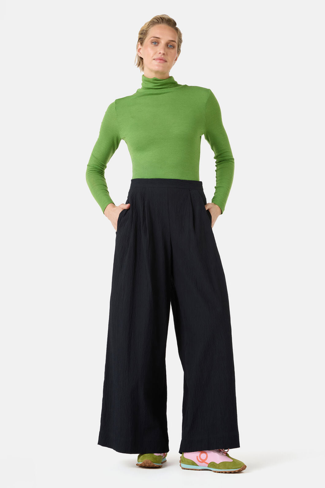 Gorman - Calliope Seersucker Skort - black