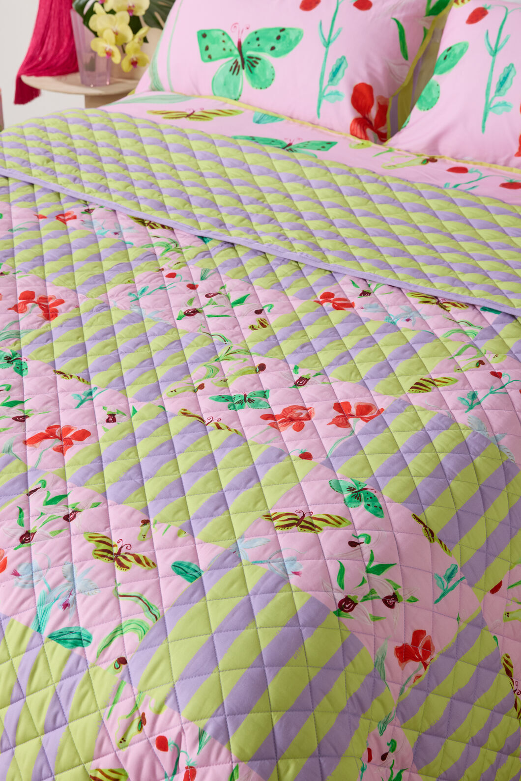 Gorman - Electric Eden Quilted Coverlet Q/K - print